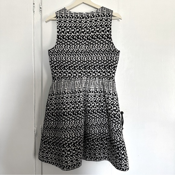 Cynthia Rowley Fit and Flare Metallic Silver Black Dress Size 10 - Picture 5 of 6